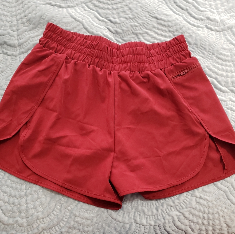 CRIMSON RUNNING SHORTS